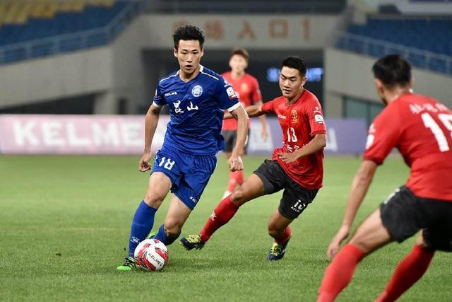 詹姆斯右臂增加奥运五环纹身 纪念奥运会金牌